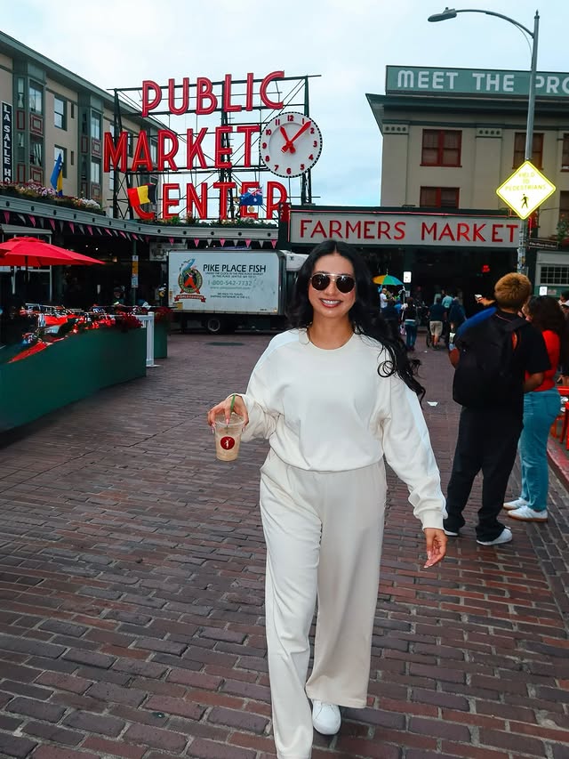 Instagram post by @unbreakablelatina for Fabletics. Caption reads: #FableticsPartner Travel day uniform: unlocked....