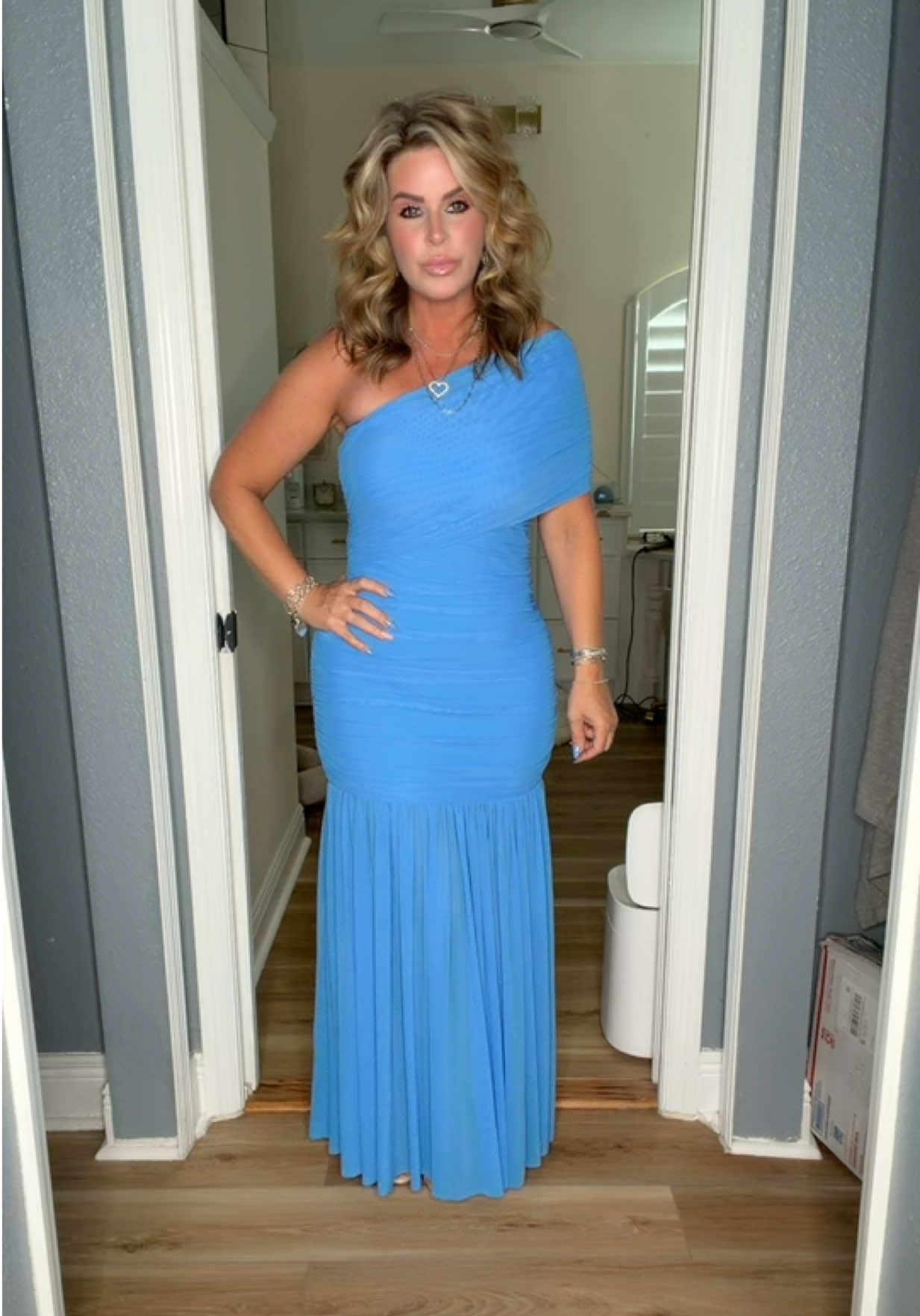 TikTok post by @traceylynns for Aprilake. Caption reads: [...] #curvytiktok #womensfashion @Aprilake.