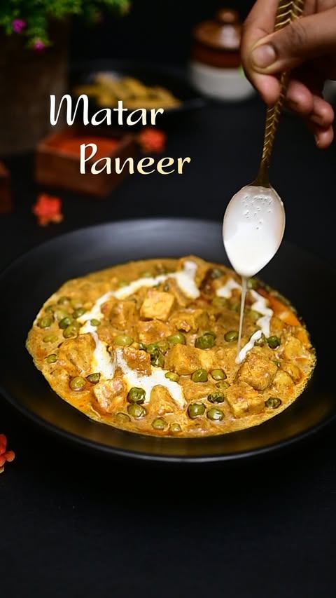 Instagram post by @tez.pata for Everest Spices. Caption reads: #Ad 🫛 Matar Paneer 🧀 🧀✨ মটর পনিরের গন্ধে আজ....