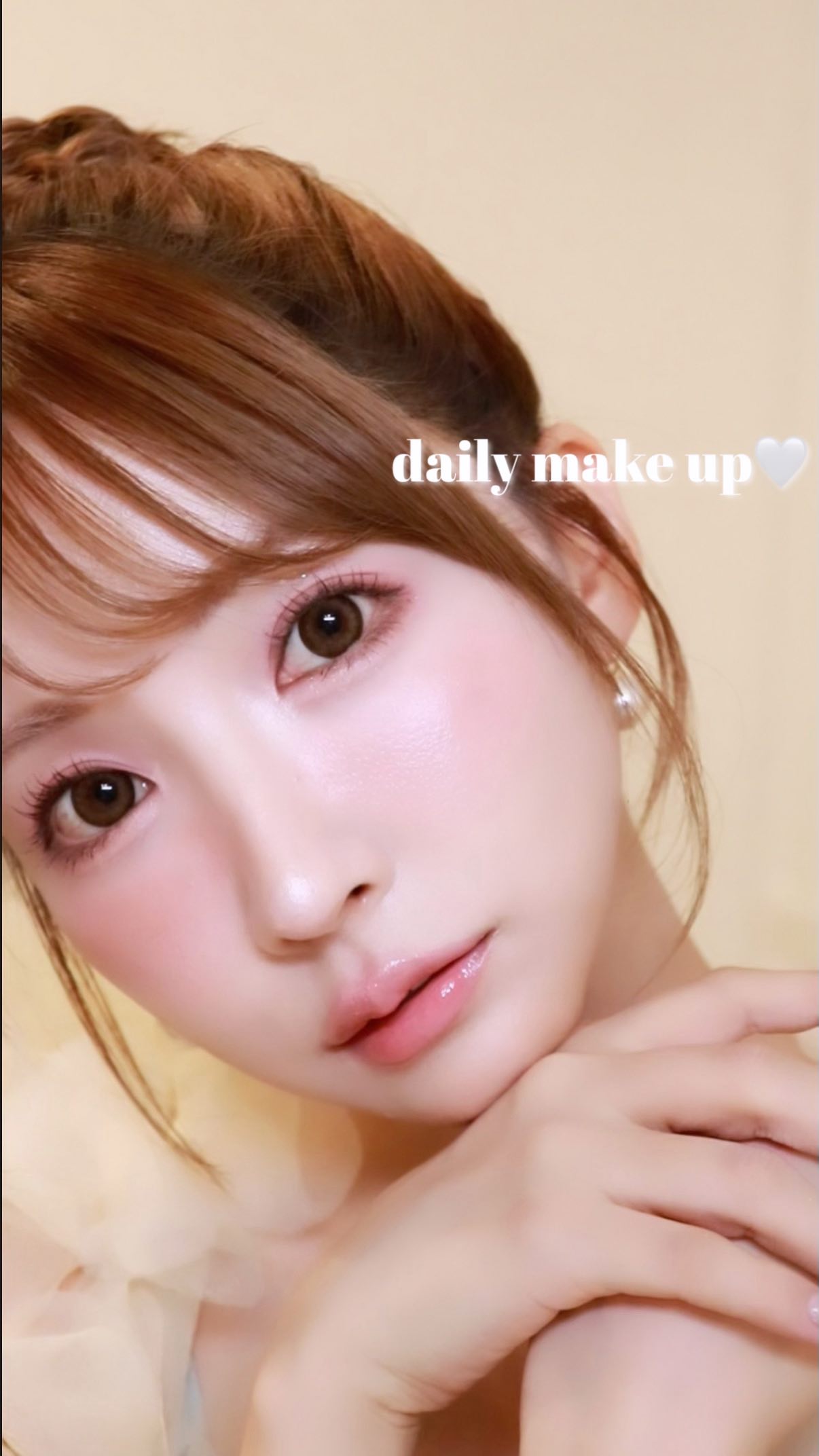 Instagram post by @yua_mikami for Dear Dahlia. Caption reads: 可愛すぎる最近の私のお気に入りコスメ🫶🏻

韓国のオリーブヤング1位の
リキッドチーク含む人気商....