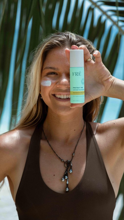 Instagram post by @elle_sampiere for Freskincare. Caption reads: EARTH MONTH BABYYY✨🙌🏻 

I have been loving....