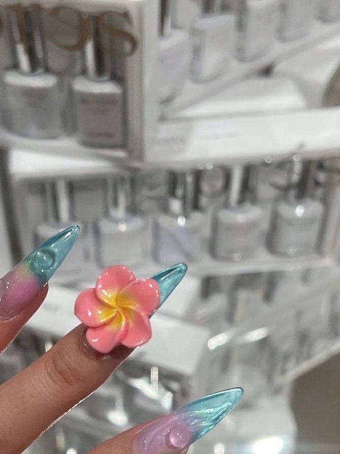Instagram post by @artbyyou_natsumi for Apres Nail. Caption reads: @apresnailjapan osaka popup 1 [...].
