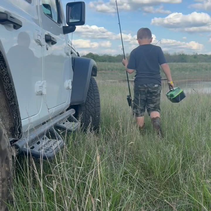 Instagram post by @simplysidnee for RealTruck. Caption reads: [...] of family fun. Outfitted the Jeep with....