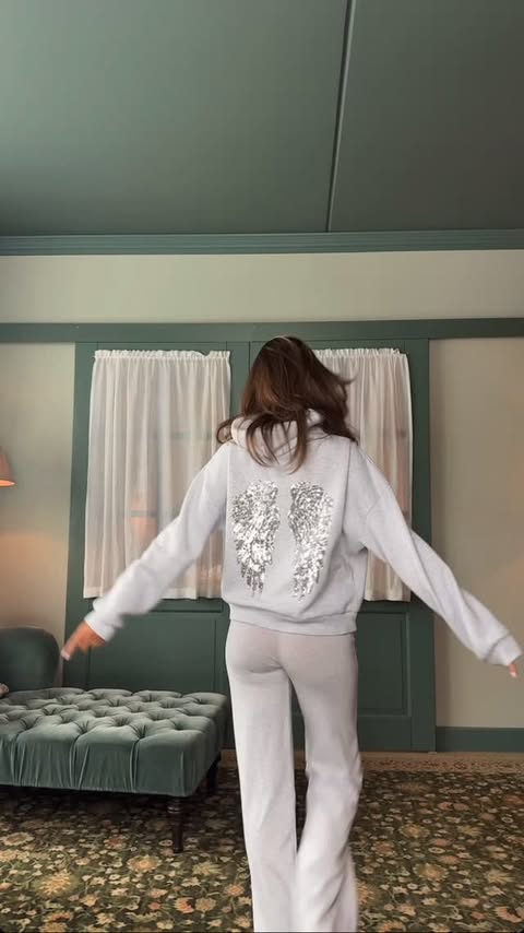 Instagram post by @lillyandrine for Subdued. Caption reads: Im obsesssssed🪽🤍 @subdued //annonse.