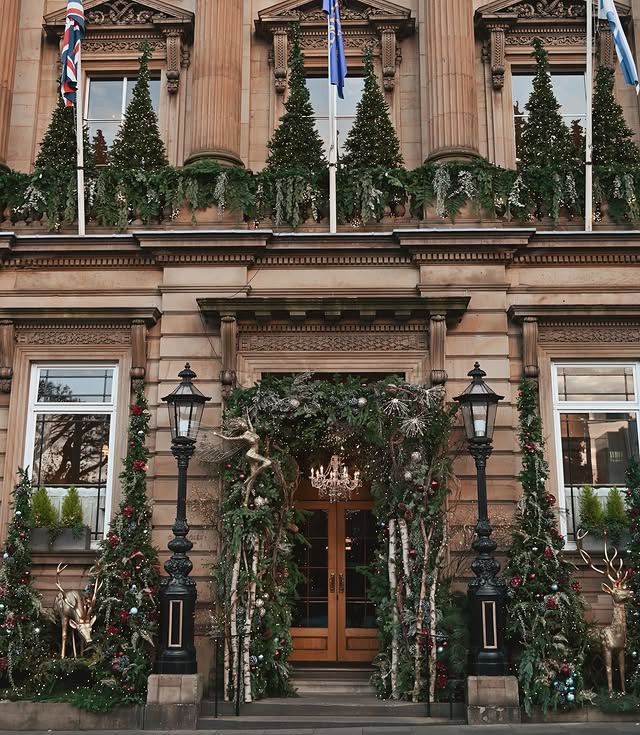 Instagram post by @byzoestewart for Avant Skincare. Caption reads: [...] with the @hoodmagazine_ team and....