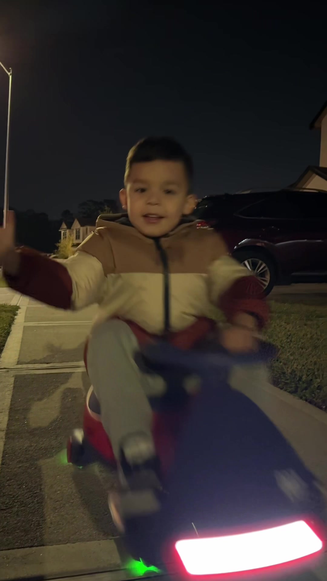 TikTok post by @somoslossolis for Fanttik. Caption reads: Christmas is around the corner, your kids would....