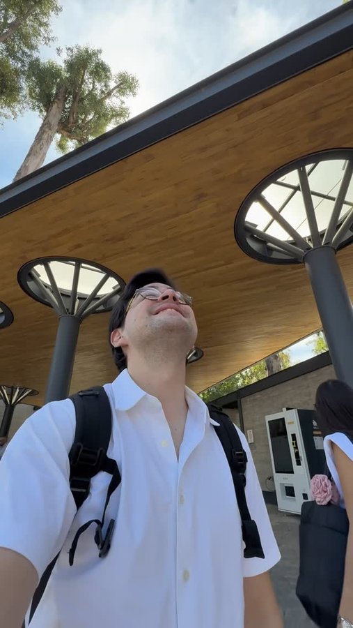 Instagram post by @emiliopego for Expatrio. Caption reads: Les dejo el link de @expatriogmbh en mi perfil....