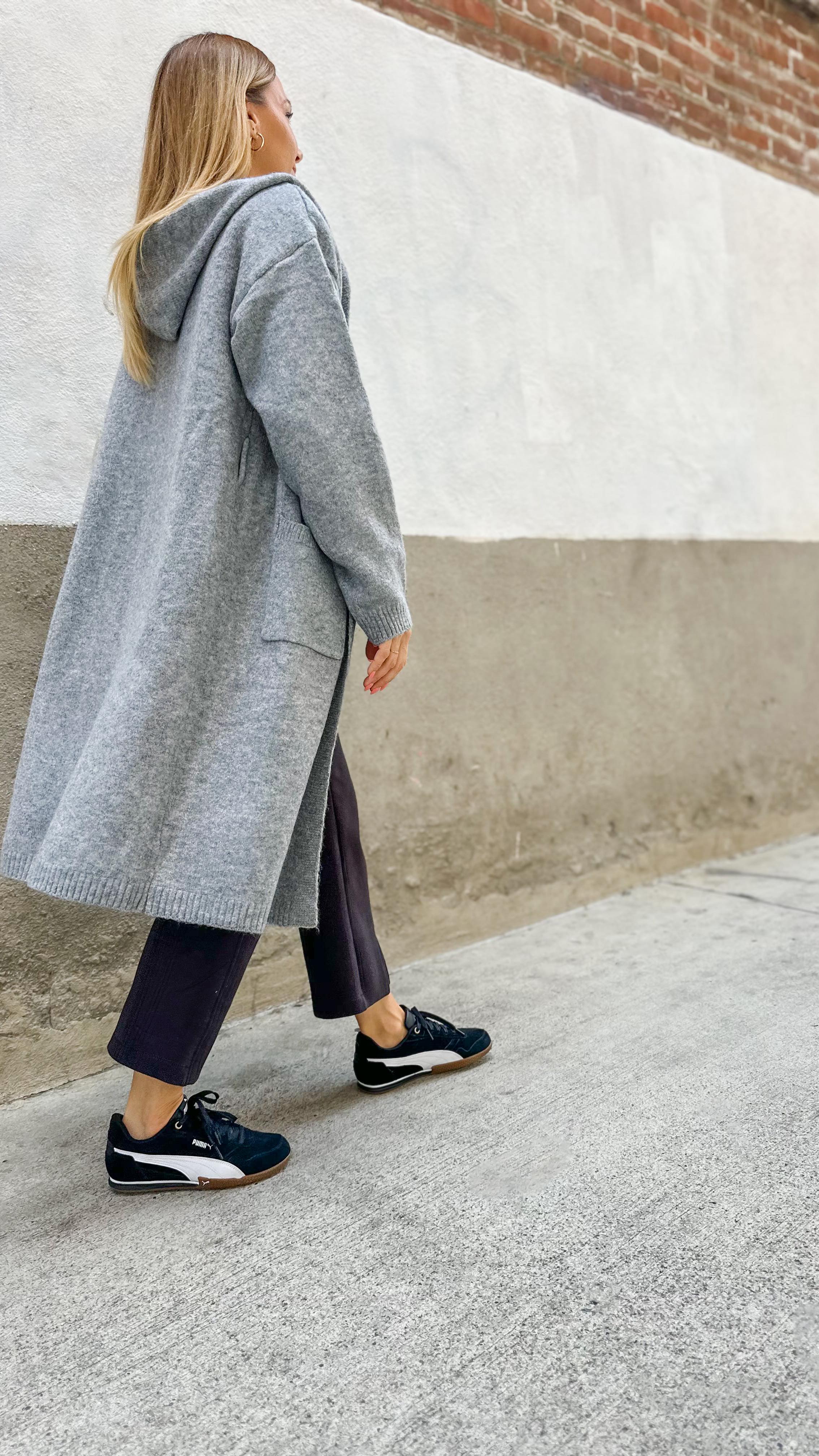 Instagram post by @falonbrianne for Dermelect. Caption reads: [...] here in SoCal. Any suggestions?

👄....