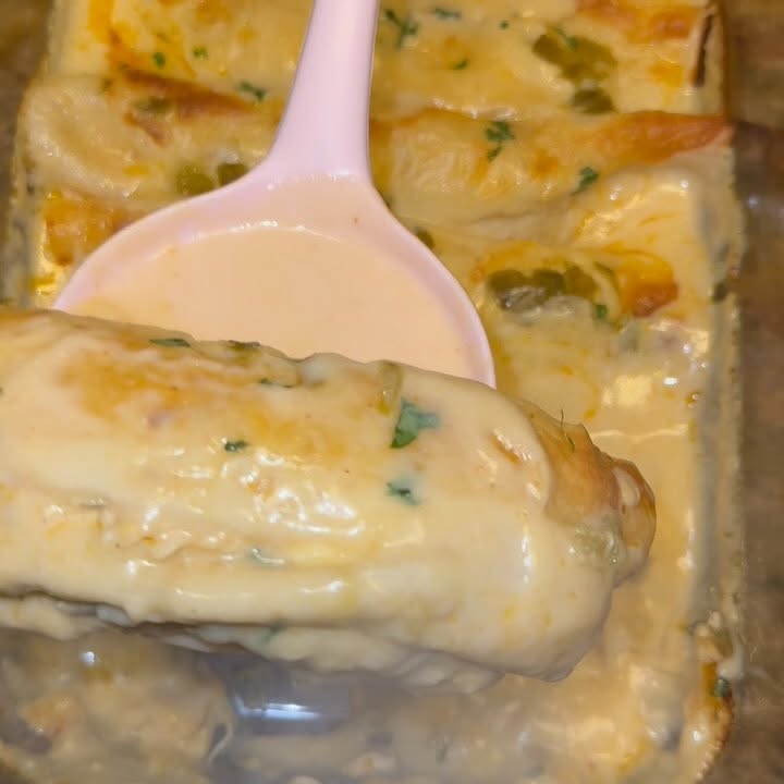 Instagram post by @cookingwithdestiny for gonnaneedmilk. Caption reads: Cheesy, creamy, and packed with flavor—these white....
