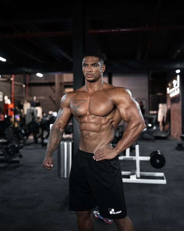 Instagram post by @eltonpintomota for Olimp Sport Nutrition. Caption reads: [...] 🔁 Sharing a few of my favourite....