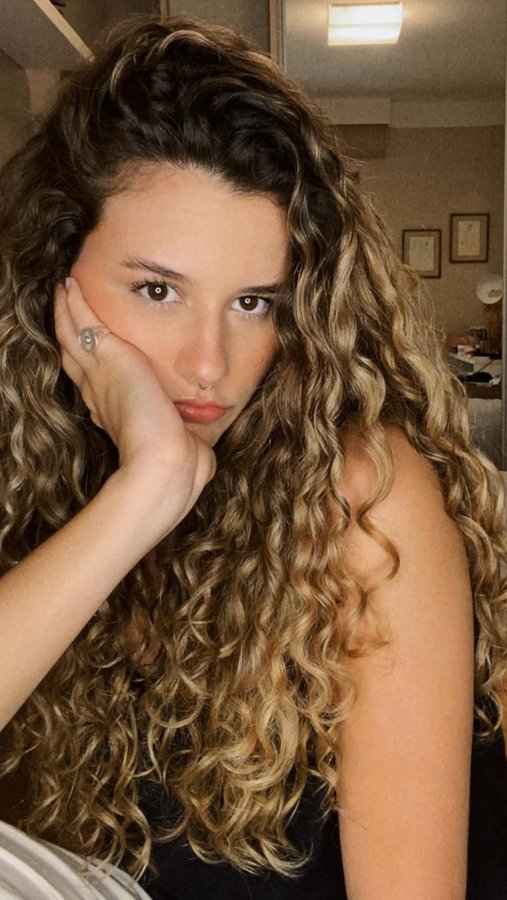 Instagram post by @cachoslua_ for Hidratei. Caption reads: boom na autoestima 🤍

cupom: LUA.