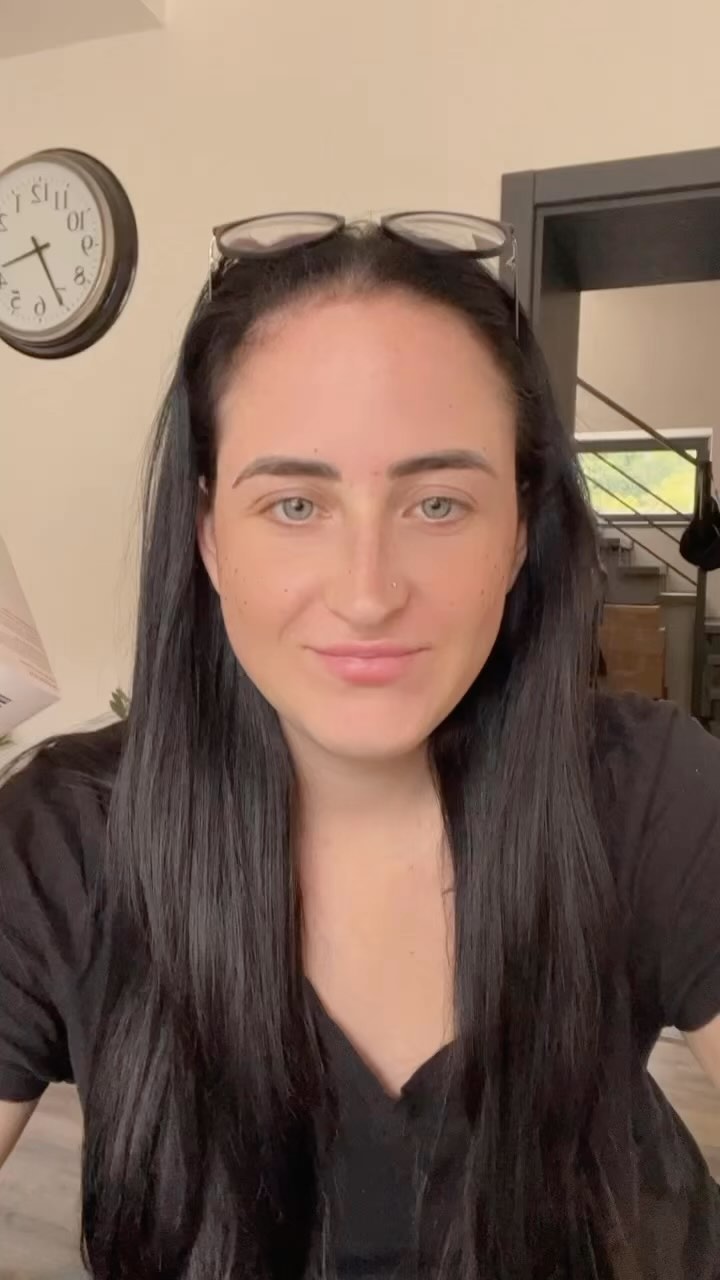 Instagram post by @deni_martincikova for Carnium Botanicals Česko. Caption reads: ❤️Slevový kód:DENISAM15❤️#carniumbotanicalscz....