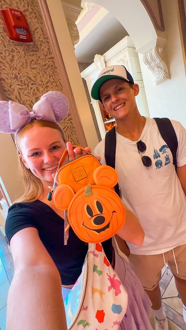 Instagram post by @louiseemmma for Lug. Caption reads: [...] Disney Springs✨🤭🫶🏼 Thank you so much....