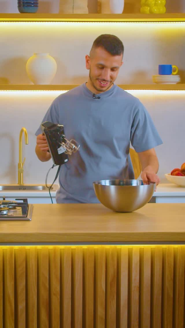 Instagram post by @dimitrismichailidis for Lidl Hellas. Caption reads: Tip: Αν θες να ξεψαχνίσεις το κρέας, χρησιμοποίησε....