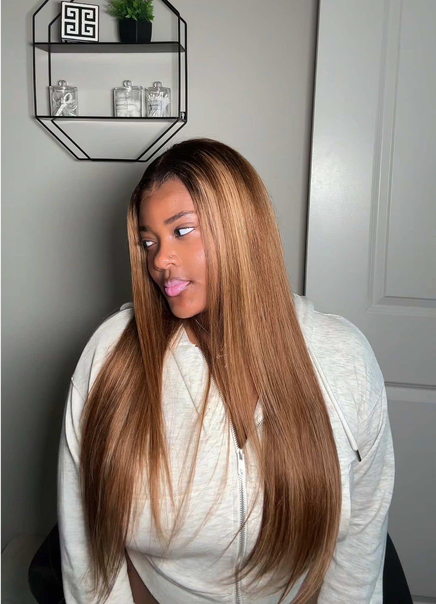 TikTok post by @its.jcolee for Megalook. Caption reads: Wig styling ft. @Megalookhair 😍🍯 Shop the....