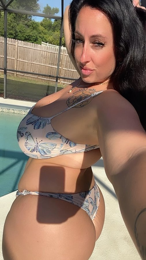 Instagram post by @diamondntheruff103 for Icon Swim. Caption reads: 🥰🥰🥰 @iconswim.