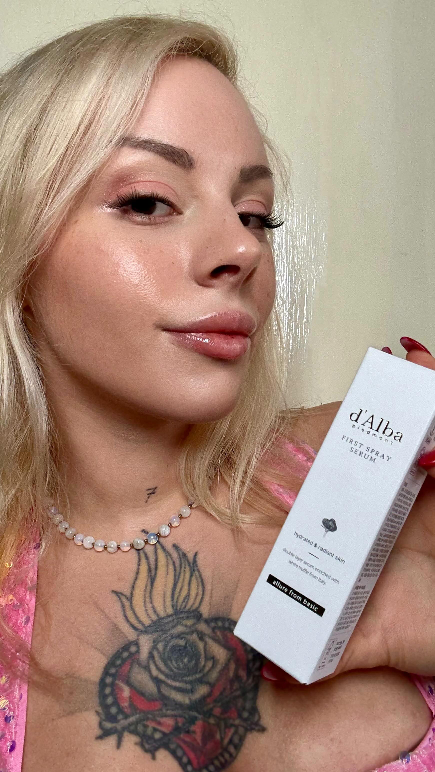 Instagram post by @narci.sistah for StyleKorean. Caption reads: Glass Skin istantanea con @dalba_piedmont &....