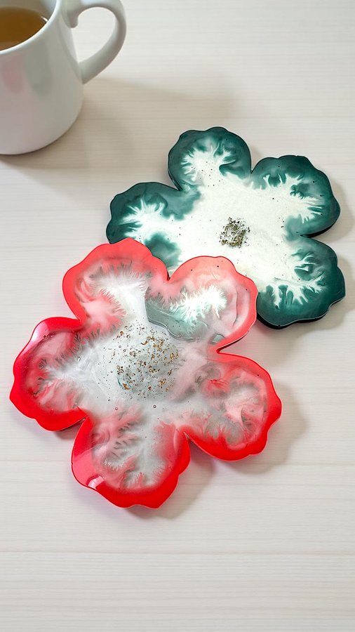 Instagram post by @sk_arthouse1 for Craft Resin. Caption reads: [...] 

Master your bloom technique with Craft....