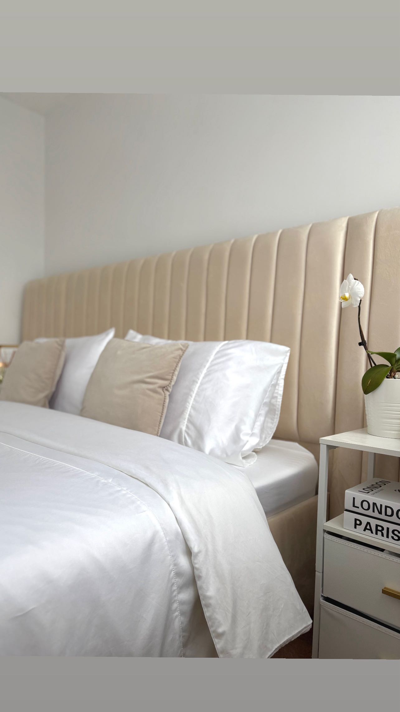 Instagram post by @bellalimabarbosa for Hampton and Astley. Caption reads: There’s nothing like slipping into bed and feeling....