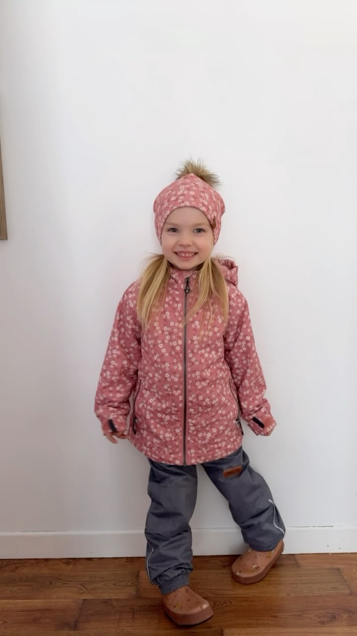 Instagram post by @lafamillelandry for Deuxpardeux. Caption reads: La collection printemps de chez @deuxpardeuxkids....