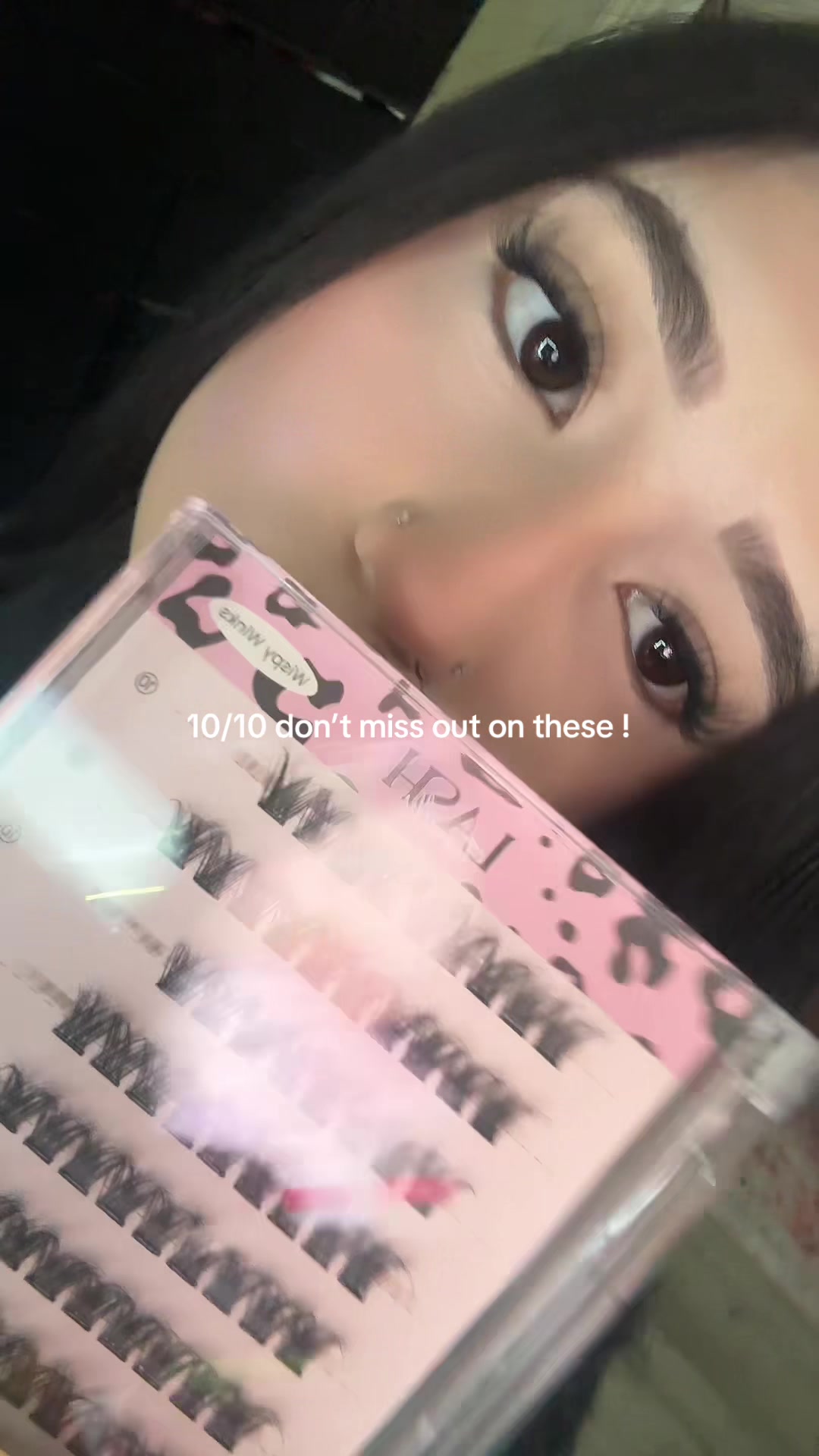 TikTok post by @444.ashlee for Lashterally. Caption reads: no glue lashes?! thank yewww😍 @Lashterally.usa....