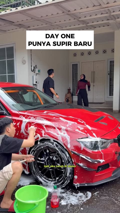 Instagram post by @serlyvirgiola for Alfamart. Caption reads: DAY ONE PUNYA SUPIR BARU
mau di omelin tapi....