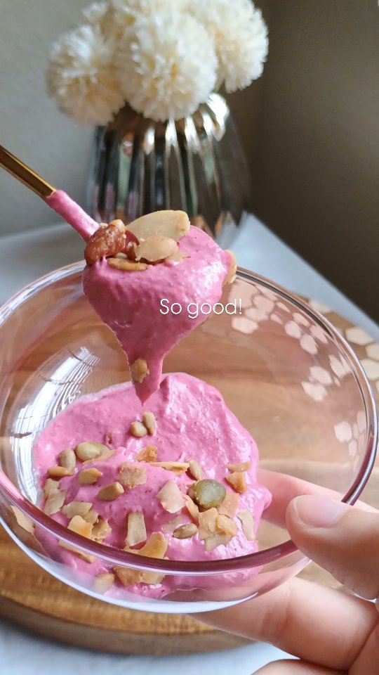 Instagram post by @alissa.denae for nūtrail. Caption reads: Sweet & Crunchy without the high amounts of sugar.....