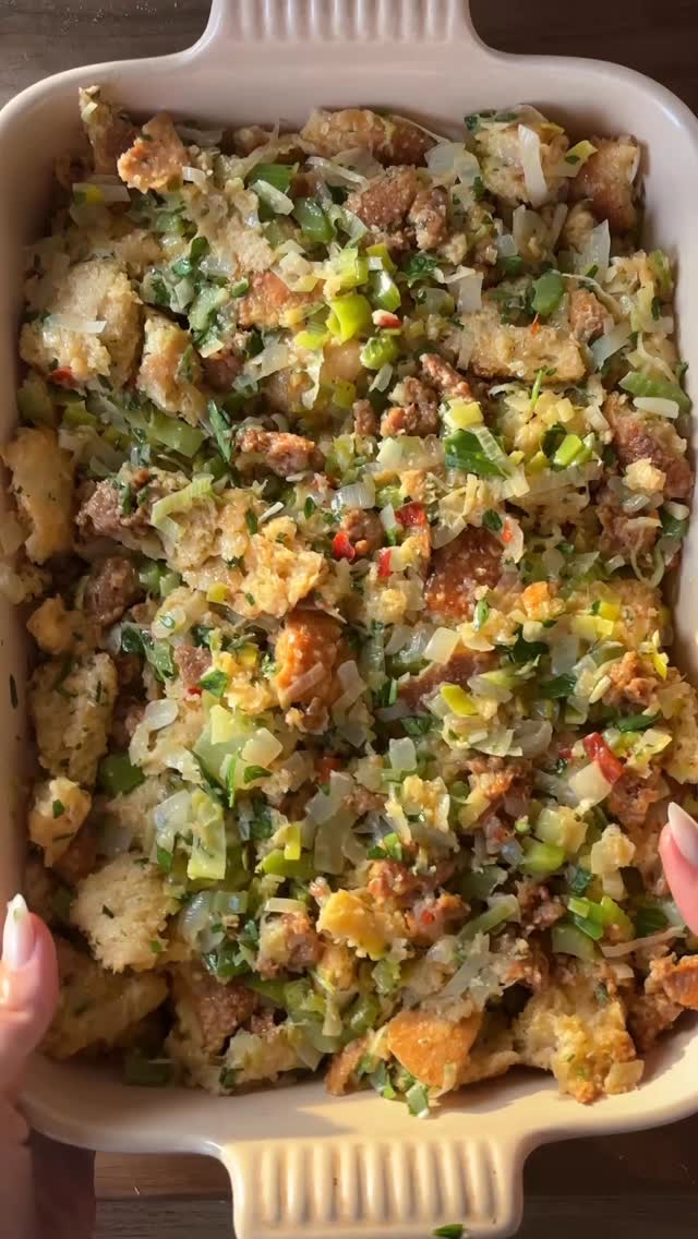 Instagram post by @gilliehouston for Better Than Bouillon. Caption reads: Countdown to Thanksgiving, episode 4: The ultimate....