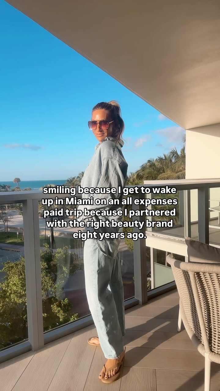 Instagram post by @sarahhill920 for Aritzia. Caption reads: comment SHOP, and I’ll DM you the outfit details!....