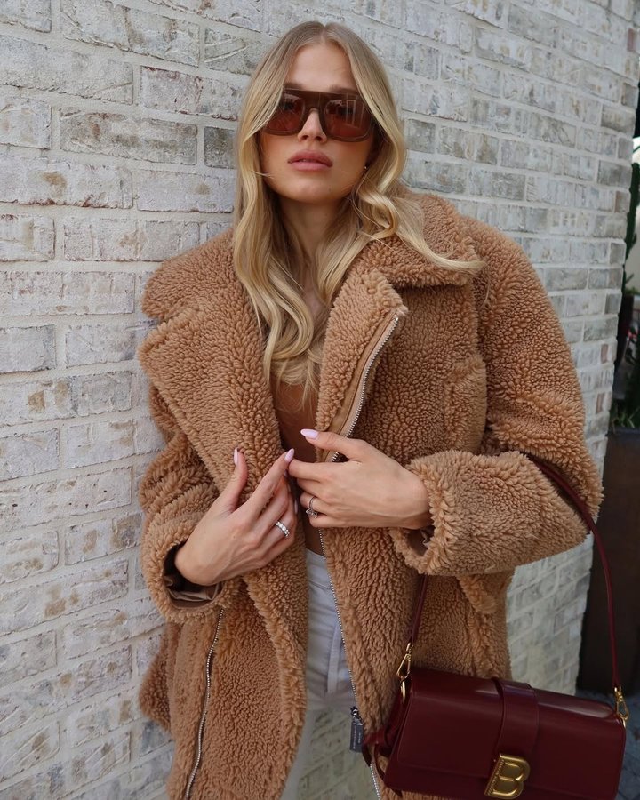 Instagram post by @vitasidorkina for Brandon Blackwood. Caption reads: [...] to be back after so long #OOTD by....