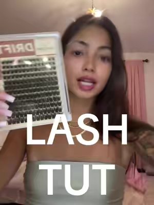TikTok post by @mailycriscuolo for MaxComfi Lashes. Caption reads: [...] be my new go to lashes @Maxcomfi @MaxComfi....