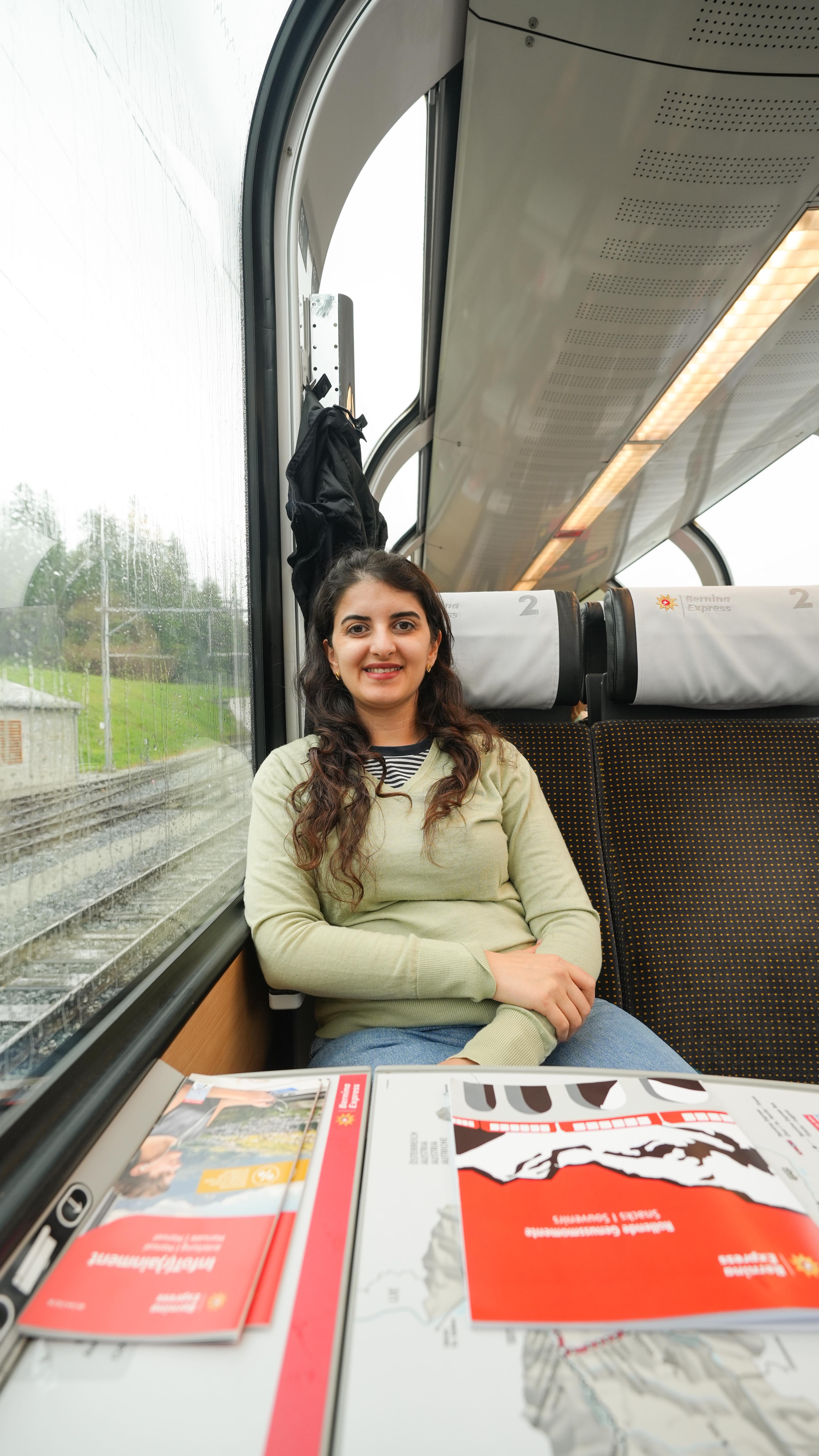 Instagram post by @seyahat.hikayeleri for GetYourGuide. Caption reads: Dünyanın en ünlü treni Bernina Express deneyimi....