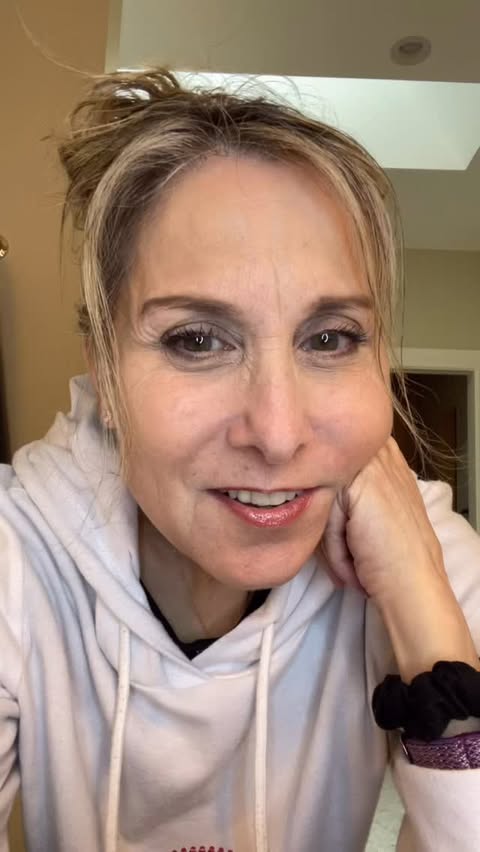 Instagram post by @lauren_xlg for jane iredale. Caption reads: [...] use on my acne-prone sensitive skin!....