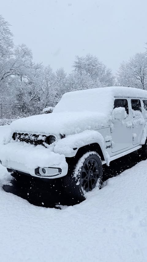 Instagram post by @natalieeraeee for Jeep. Caption reads: So happy I kept TT🥹🚙🤍❄️ 

#jeep #jeepwranglers....