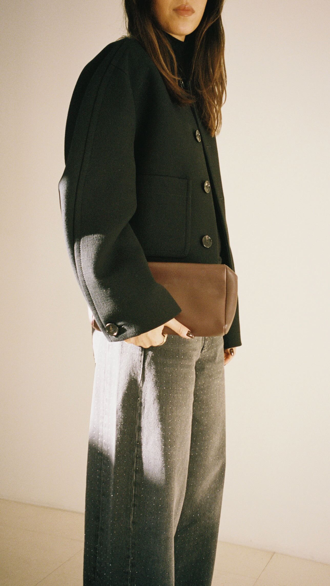 Instagram post by @taniasarin for AG Jeans. Caption reads: Easy and chic date night looks 🤌🏻 @agjeans....