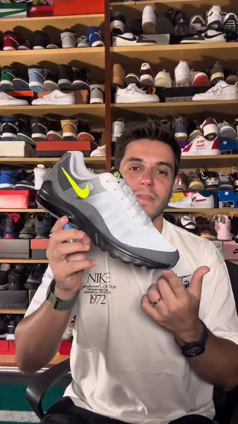 Instagram post by @seven_half_ for Nike. Caption reads: Inspirado no clássico Nike Air Max 95, o Nike Air....