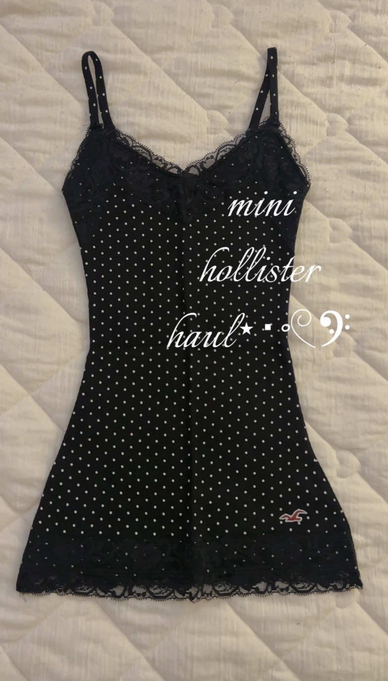 TikTok post by @urf4therfigure for hollister. Caption reads: i’m obsessed #hollisterpartner @hollister....