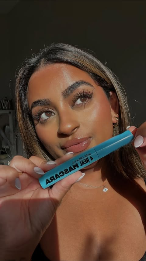 Instagram post by @kruppss for Babe Original. Caption reads: [...] my lashes to look like this… it’s Babe....