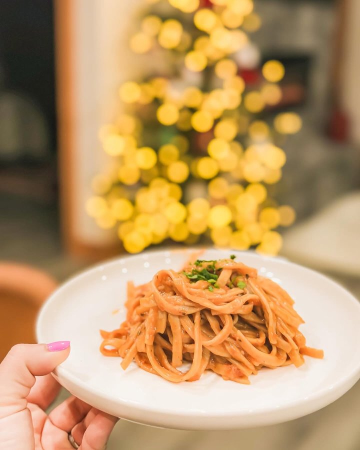 Instagram post by @iamdenizmirik for Taste Republic. Caption reads: Quick, delicious, and gluten-free? Yes please!....