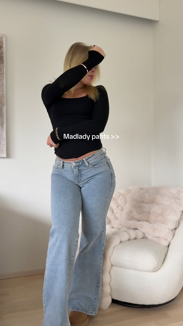 Instagram post by @sariannaolgaaa for MADLADY. Caption reads: Singles Week = Better than Black Friday 🖤 
20-50%....