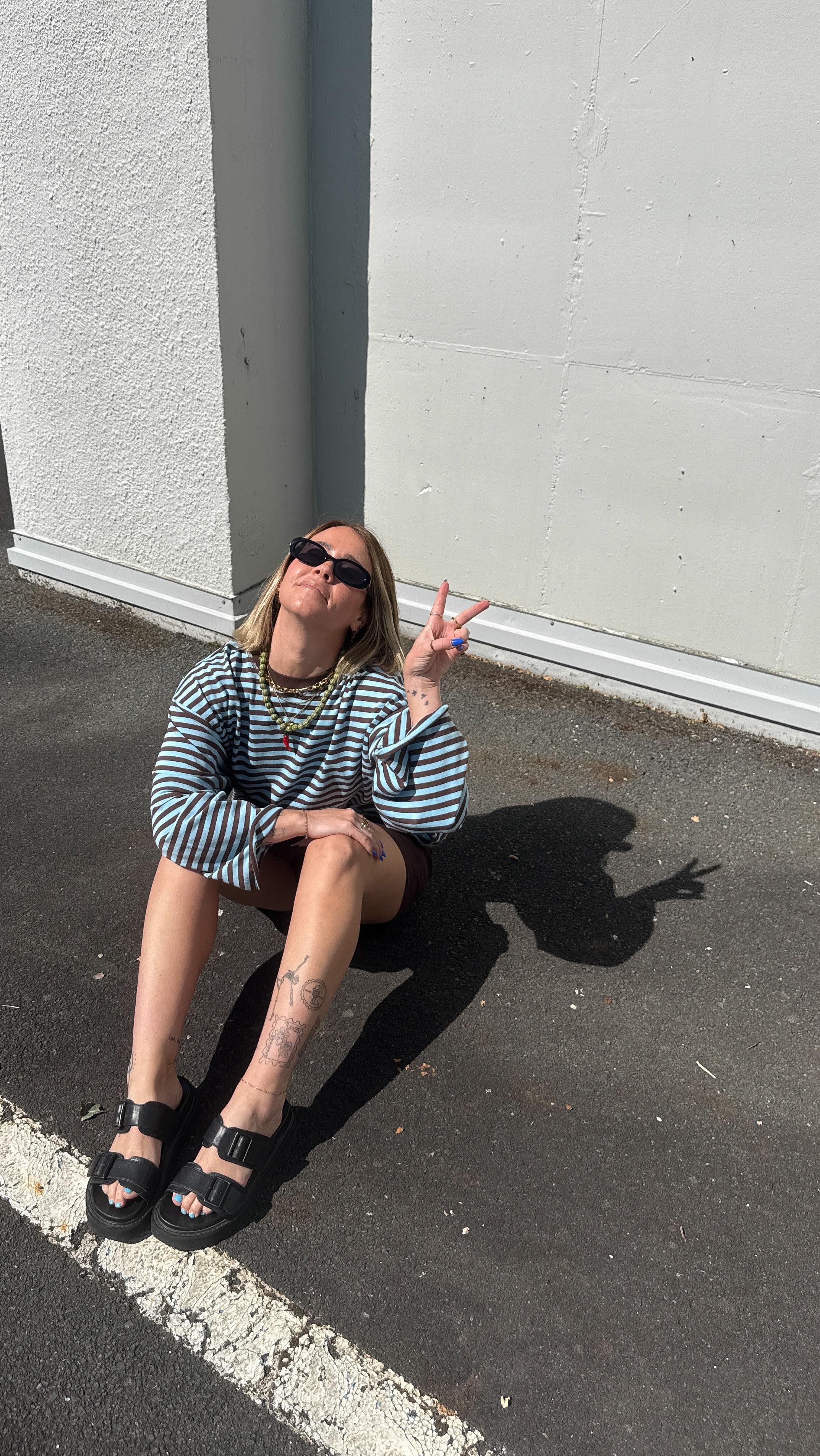 Instagram post by @jademarie________ for Minervabrandesp. Caption reads: [...] 
sunnies - @lespecs 
necklace -....