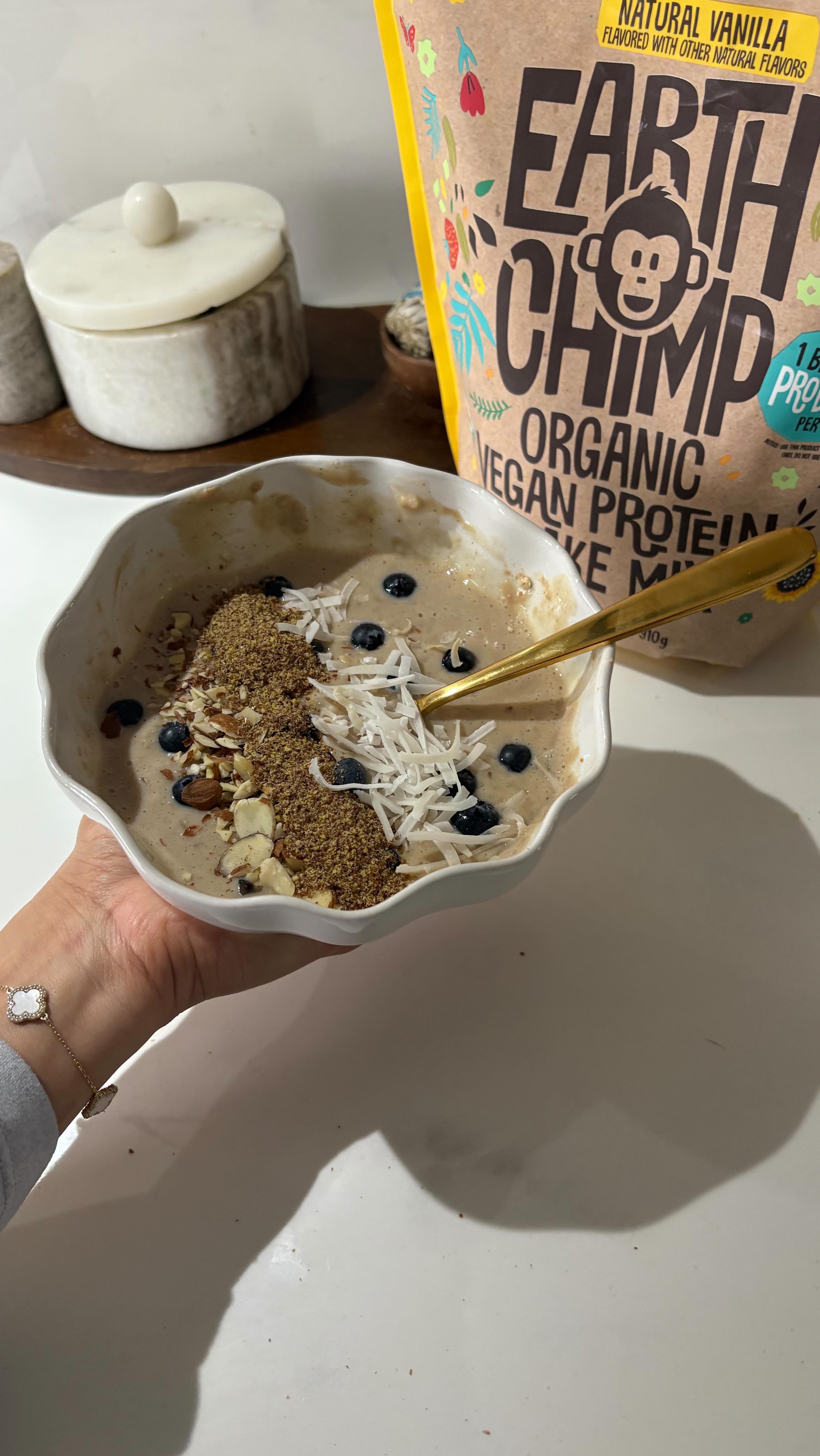 Instagram post by @angelyne__ for EarthChimp. Caption reads: @earthchimp is easy, customizable & nutritious! As....