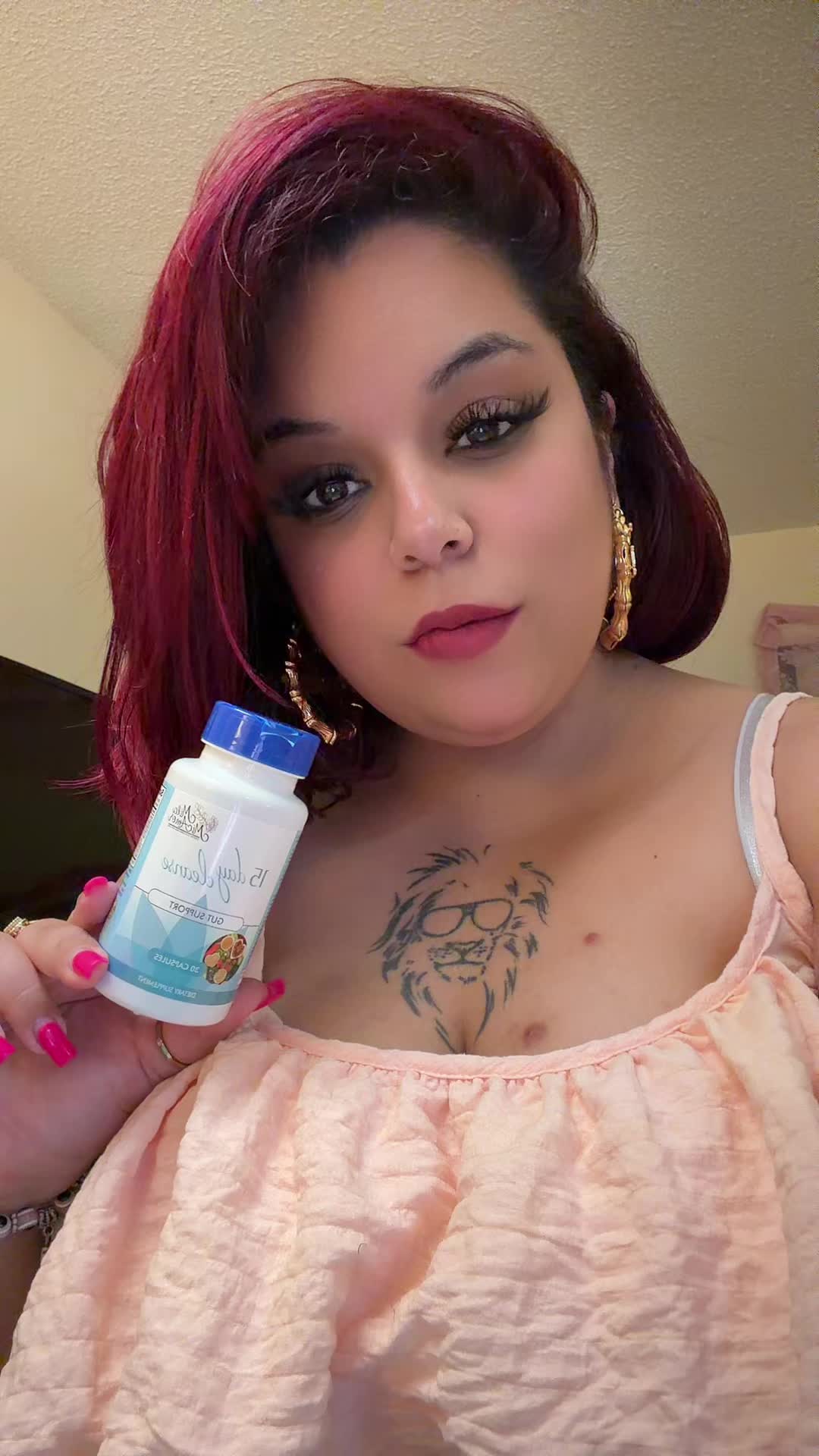 TikTok post by @kimsoflo for Mila Miamor. Caption reads: @MilaMiAmor #15daygutcleanse #guthealth #detox....