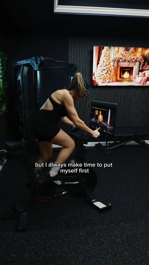 Instagram post by @daniellehartruns for Peloton. Caption reads: [...] goals has been convenient with @OnePeloton.