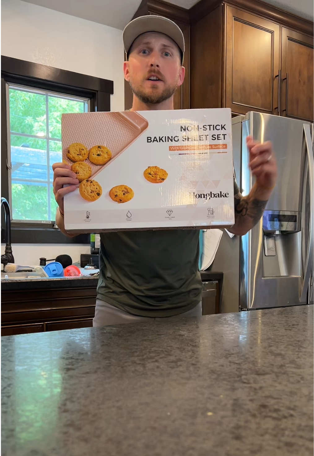 TikTok post by @mrjsclassroom for Kit Experto. Caption reads: #mrjsclassroom #bakingsheet #cookware #tiktokshop....