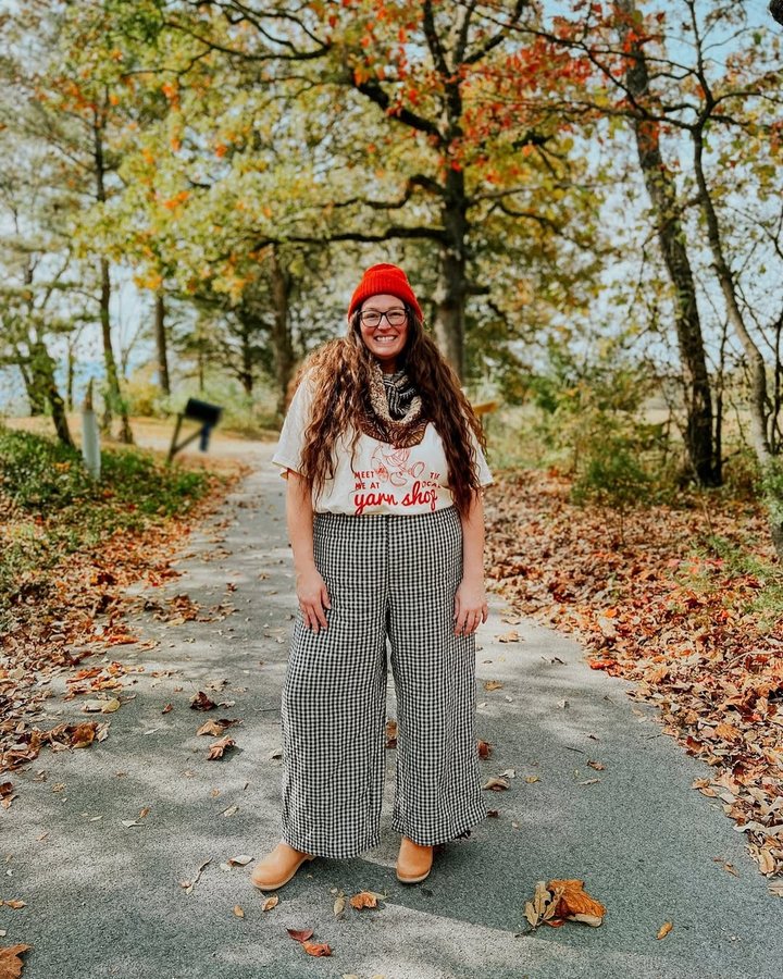 Instagram post by @youngfolk.knits for Sandgrens. Caption reads: [...] #classicribbedhat #cashmeremerinobloom....