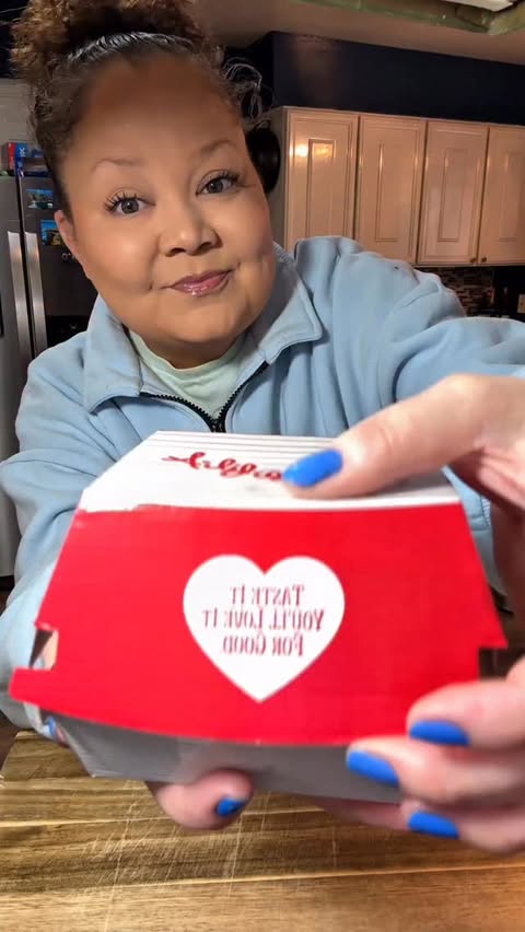 Instagram post by @ashlovescondiments for WeightWatchers. Caption reads: [...] your favorite fast food with the....