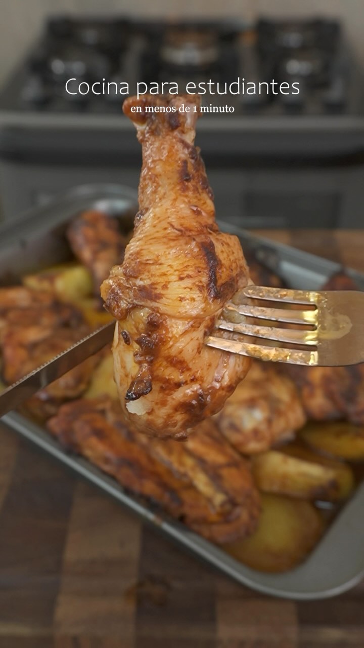 Instagram post by @cocina.cesar for Electrolux. Caption reads: Cocina para estudiantes, pollo dorado al horno con....