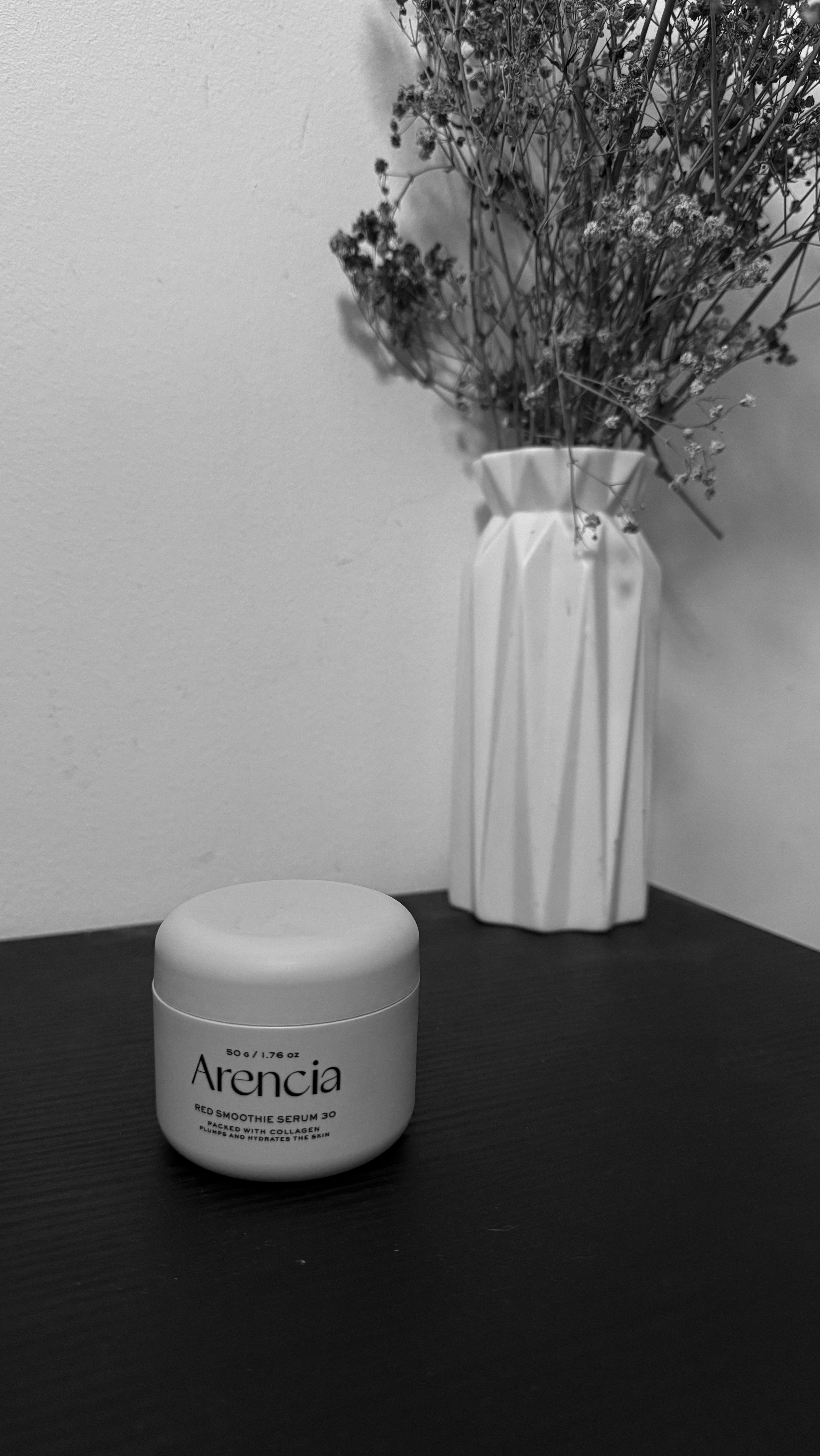 Instagram post by @afedericca for 3CE JAPAN. Caption reads: Con la Red Smoothie Serum 30 y la Red Collagen....