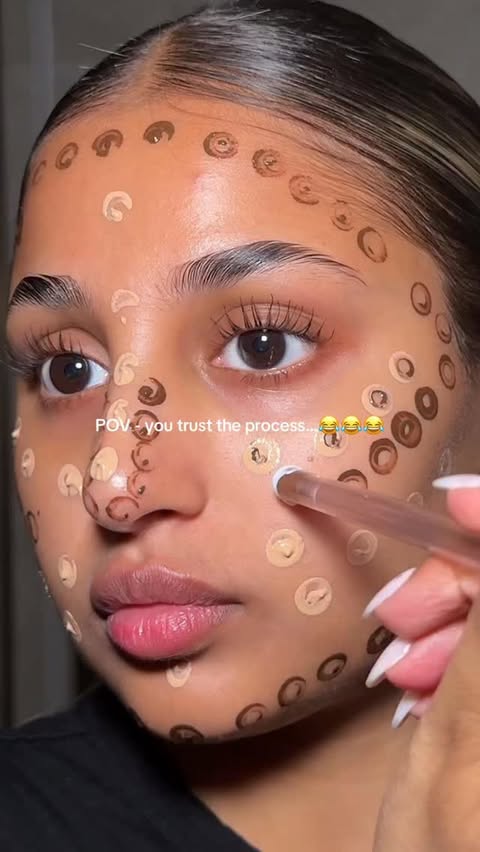 Instagram post by @lailapaul7 for Mixsoon. Caption reads: Glass skin base with @mixsoon_global 🤤🤤 ad.